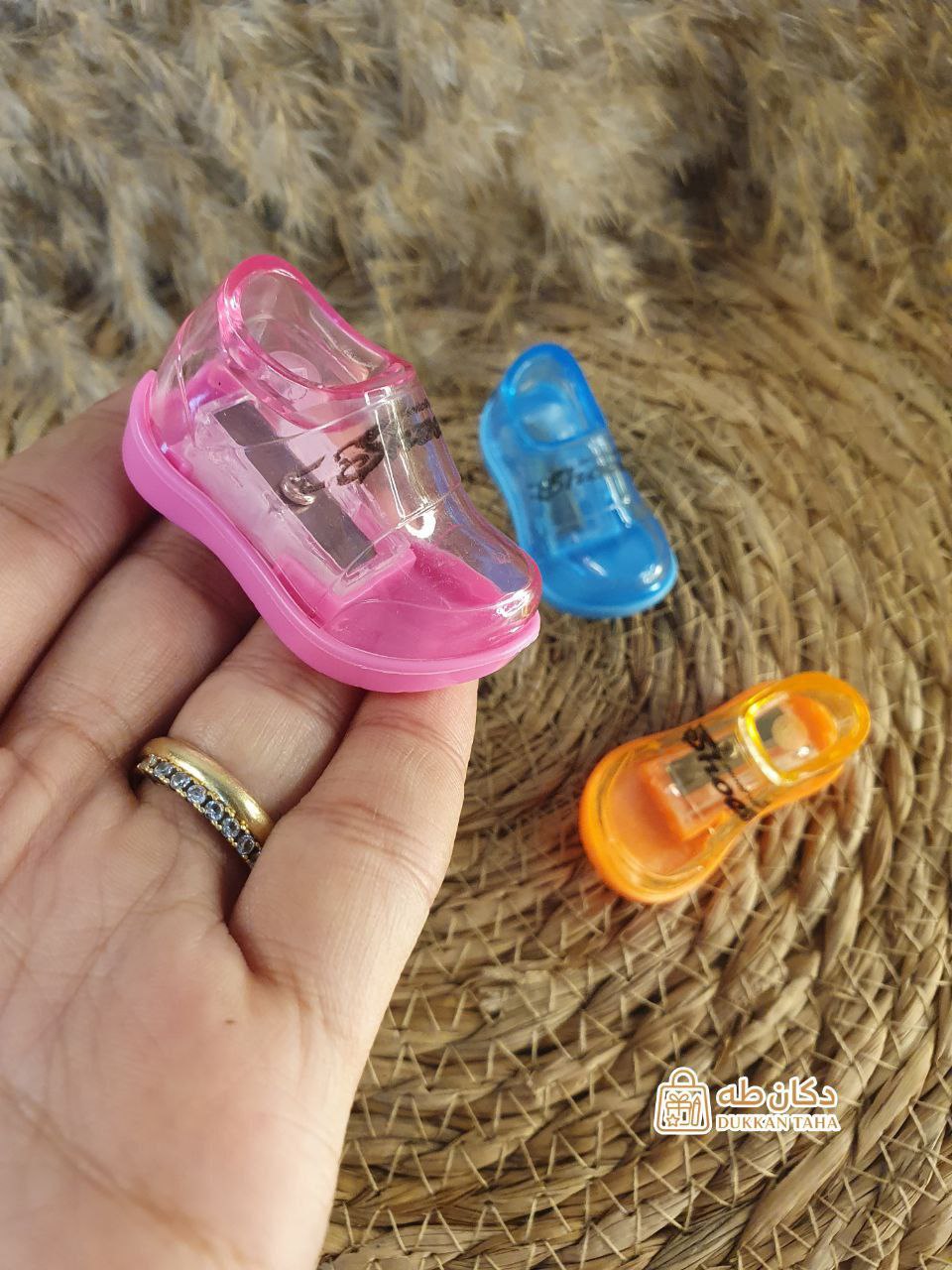 براية شكل شوز فسفورية – تصميم لطيف وسعر مميز 👟✨ - الصورة 2